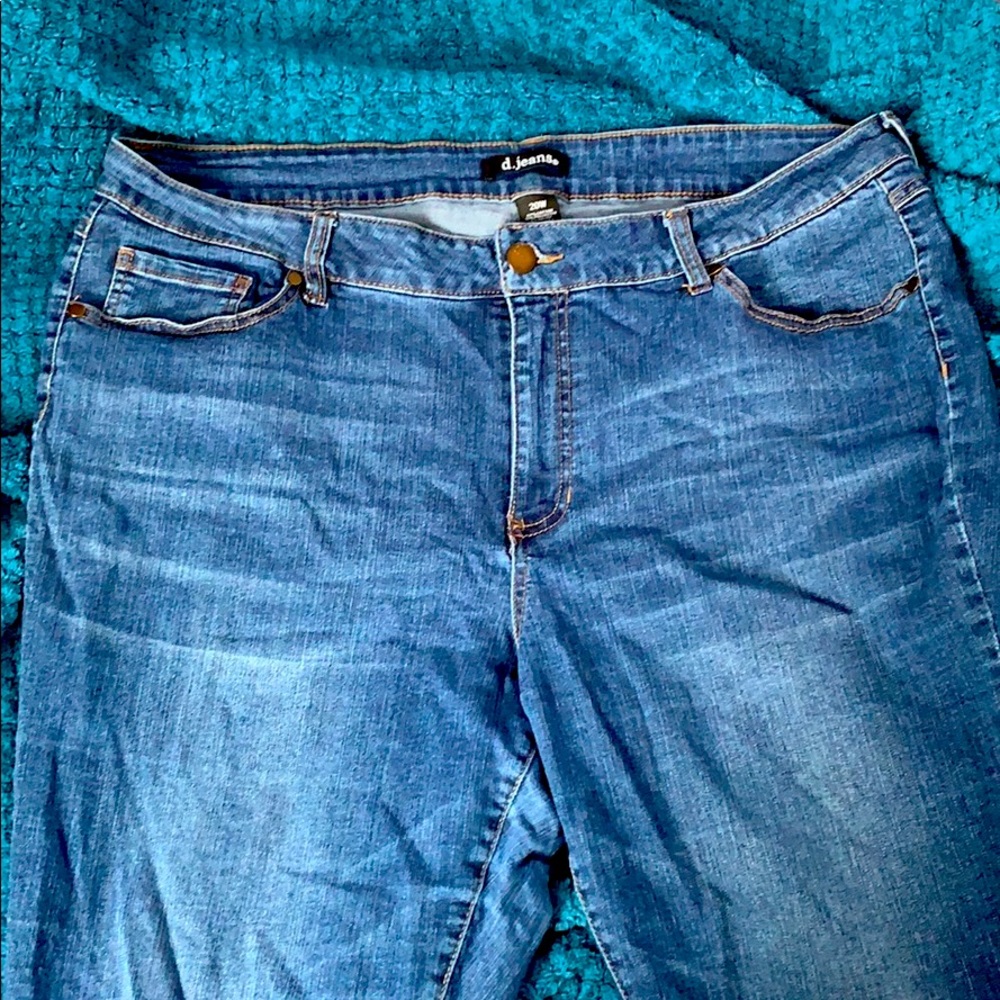 d. Jeans size 20 cropped skinny jeans